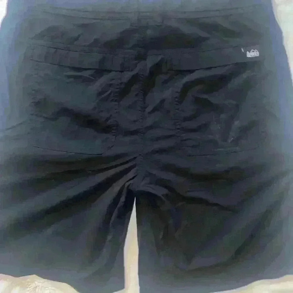 REI relaxed fit shorts - Picture 5 of 6
